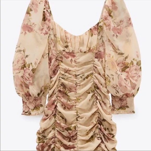NWT Bloggers Favorite Floral Ruched Dress— Zara - Picture 5 of 13